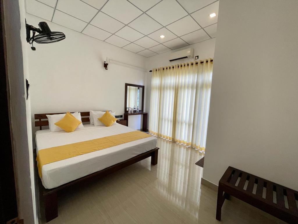 Theon Resort Anuradhapura Exteriör bild